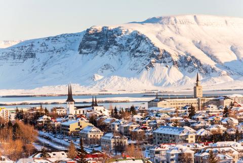 intrepid-travel-iceland_reykjavik_city-skyline-winter_ss-640338985-2