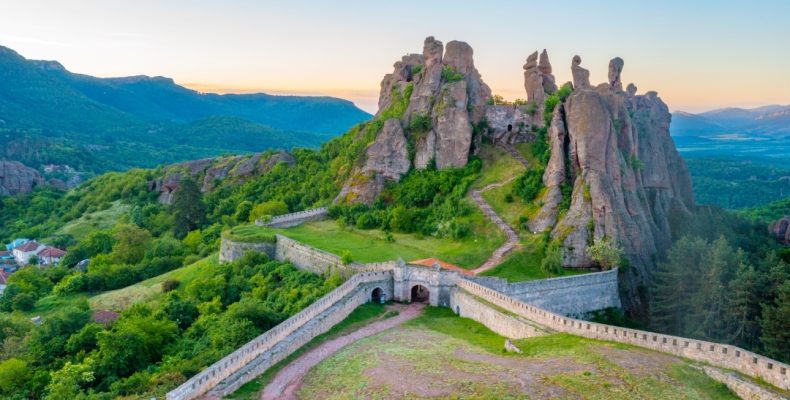 belogradchik-shutterstock_2254859447